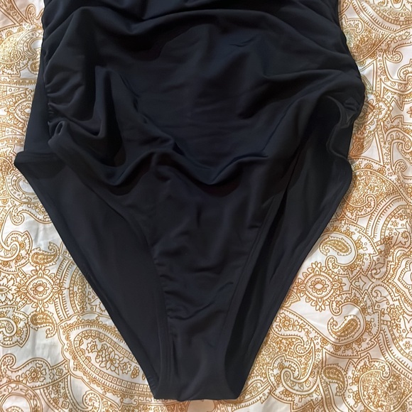 Black one piece bikini - Picture 3 of 6